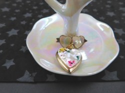 heart locket main